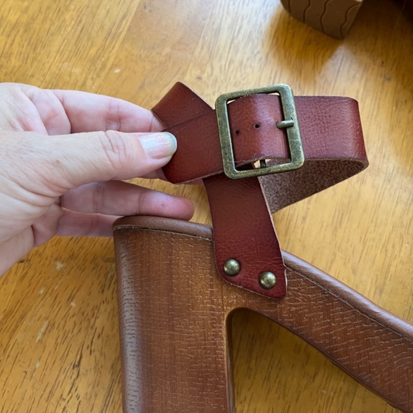 Brown Chunky Heel Sandals - Picture 4 of 10